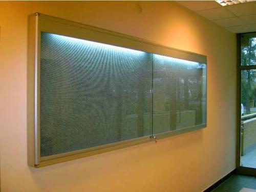 gablota-podswietlana